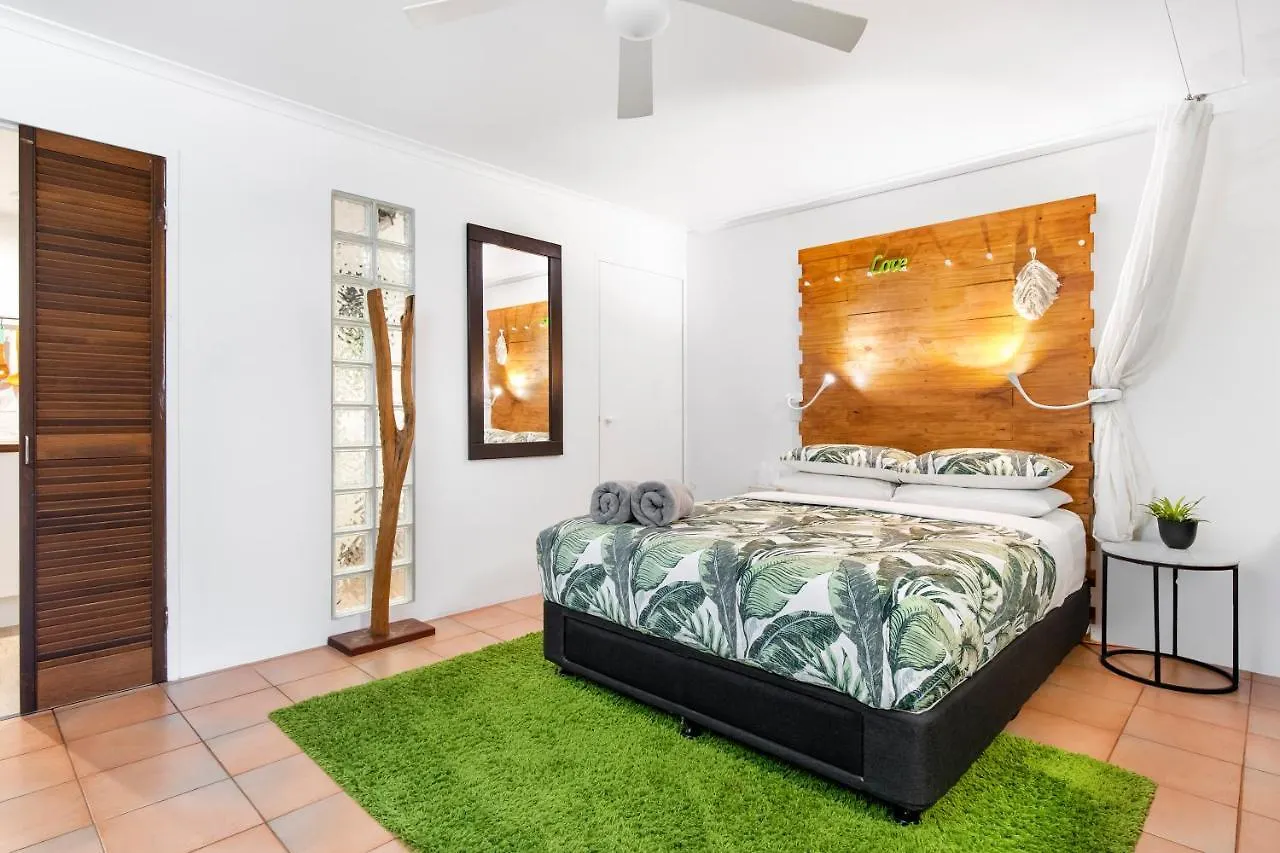 Funky, Central Studio Noosa Apartment